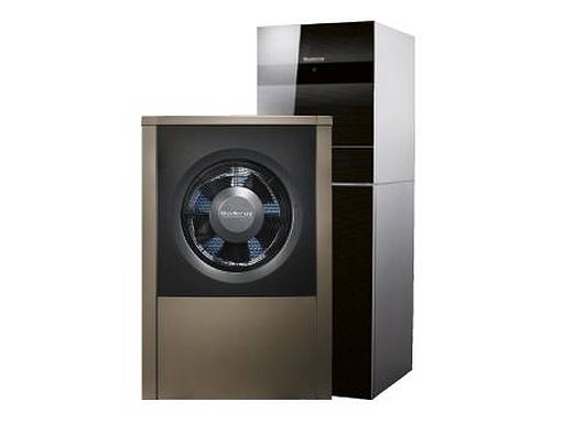Die beiden kompakten Tower-Varianten mit integriertem Warmwasserspeicher eignen sich besonders bei beengten Platzverhältnissen © Buderus © Buderus